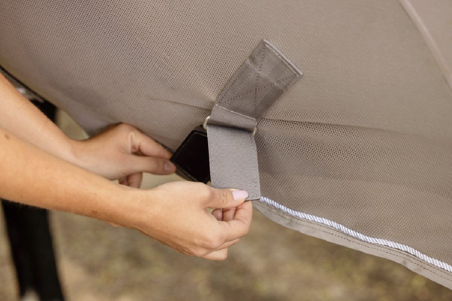 Derka Siatkowa Beżowa Spring/Summer 2025 Covalliero